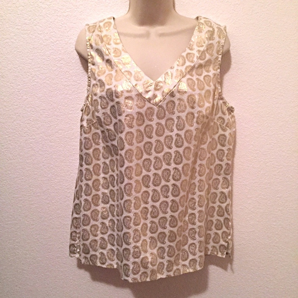 Lucy & Laurel tank top with gold paisley print